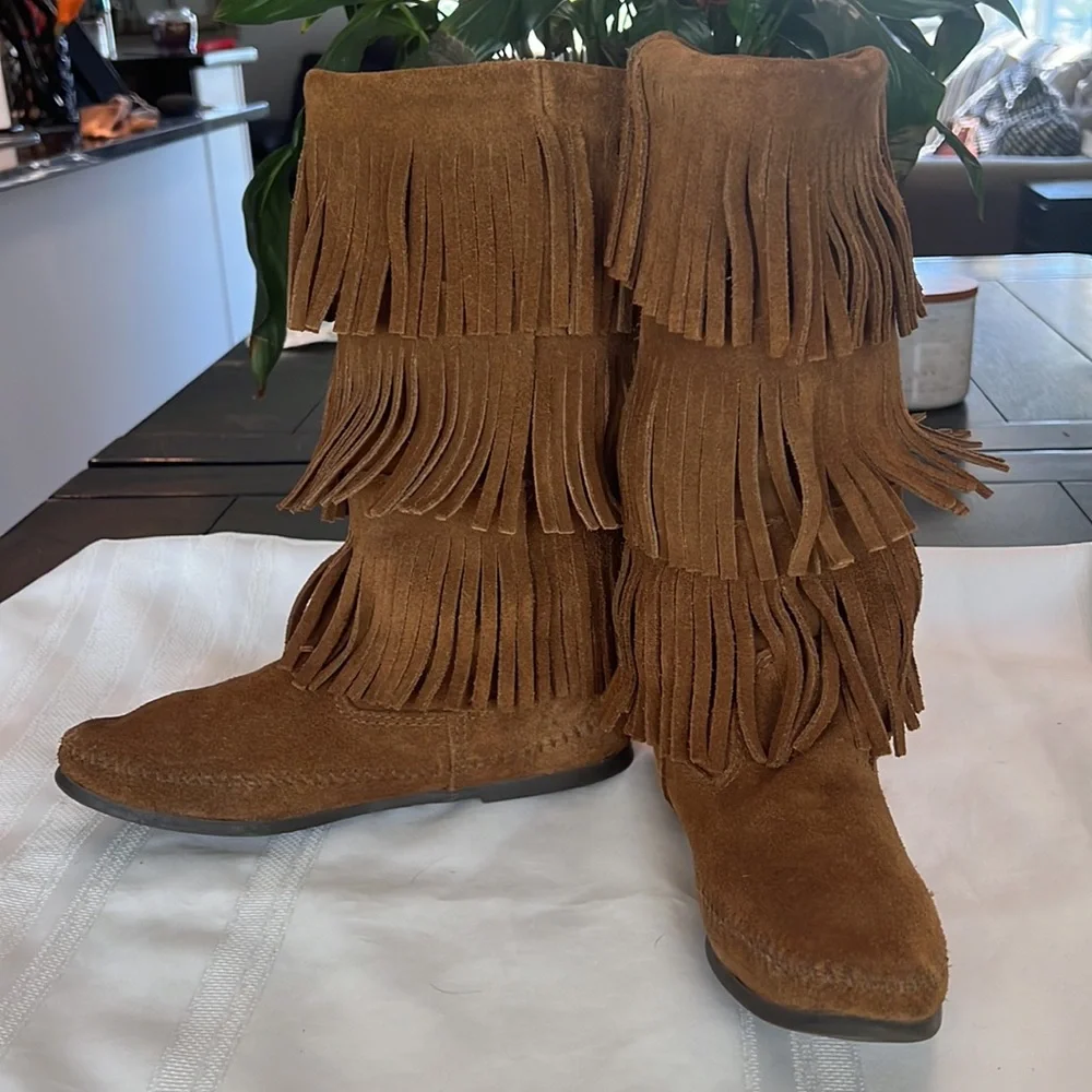 Minnetoka Moccasin 3 Layer Fringe Boots - Picture 7 of 9